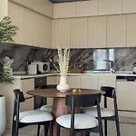Qoople Legend 2-bedroom Premium Апартаменти *