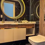 Апартаменти Qoople Legend 2-bedroom Premium *