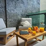 Qoople Legend 2-bedroom Premium *