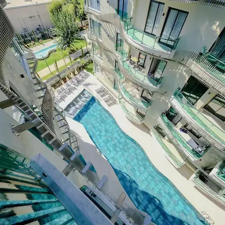 Qoople Legend 2-bedroom Premium *