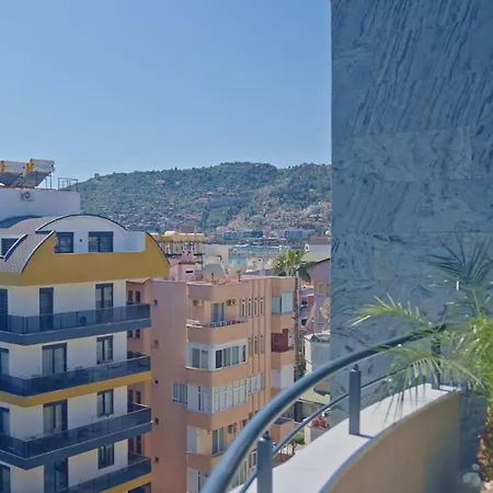 아파트 Qoople Legend 37-a40 Prime Sea Location 알란야