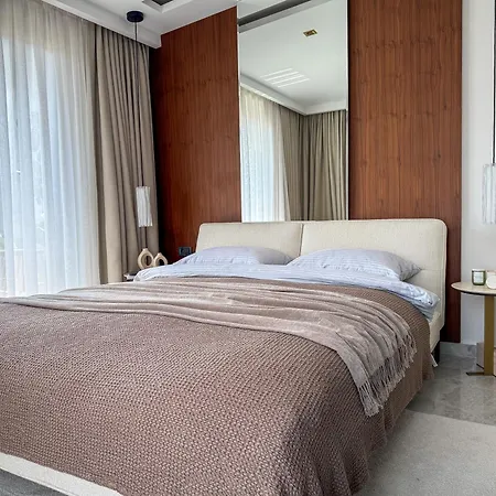 Qoople Legend 2-bedroom Premium דירה אלאניה