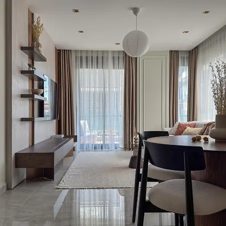 דירה Qoople Legend 2-bedroom Premium אלאניה