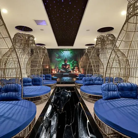Qoople Legend 2-bedroom Premium * אלאניה