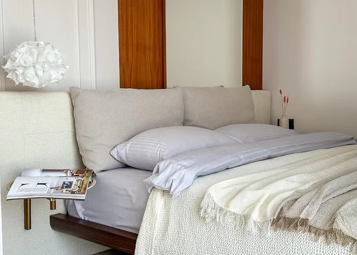 Qoople Legend 2-bedroom Premium