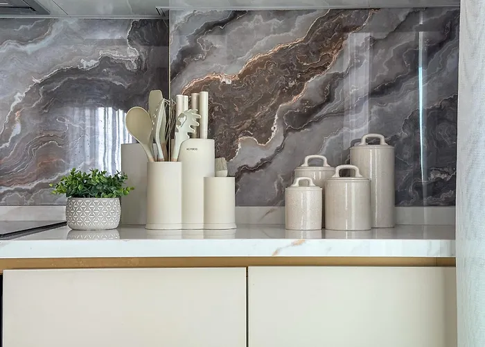 Qoople Legend 2-bedroom Premium